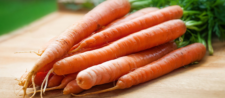 Sie sehen Karotten. Sie stehen für den Bereich Cholesterin natürlich senken.